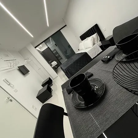 White Luxury Nyaraló Stornara